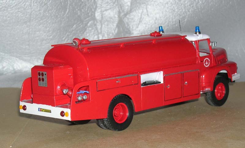 Unic CCGC ravitailleur Aéronavale T2.jpg