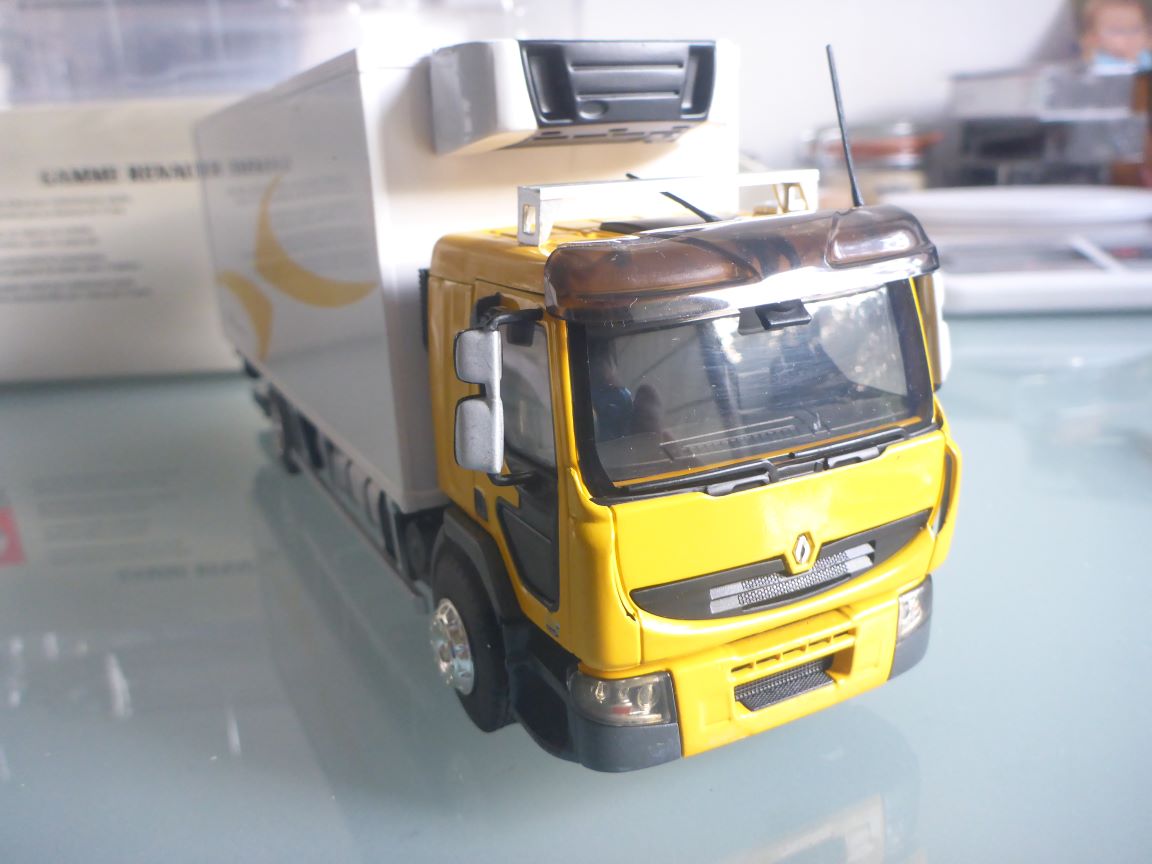 Eligor Renault Premium Distribution (4).jpg