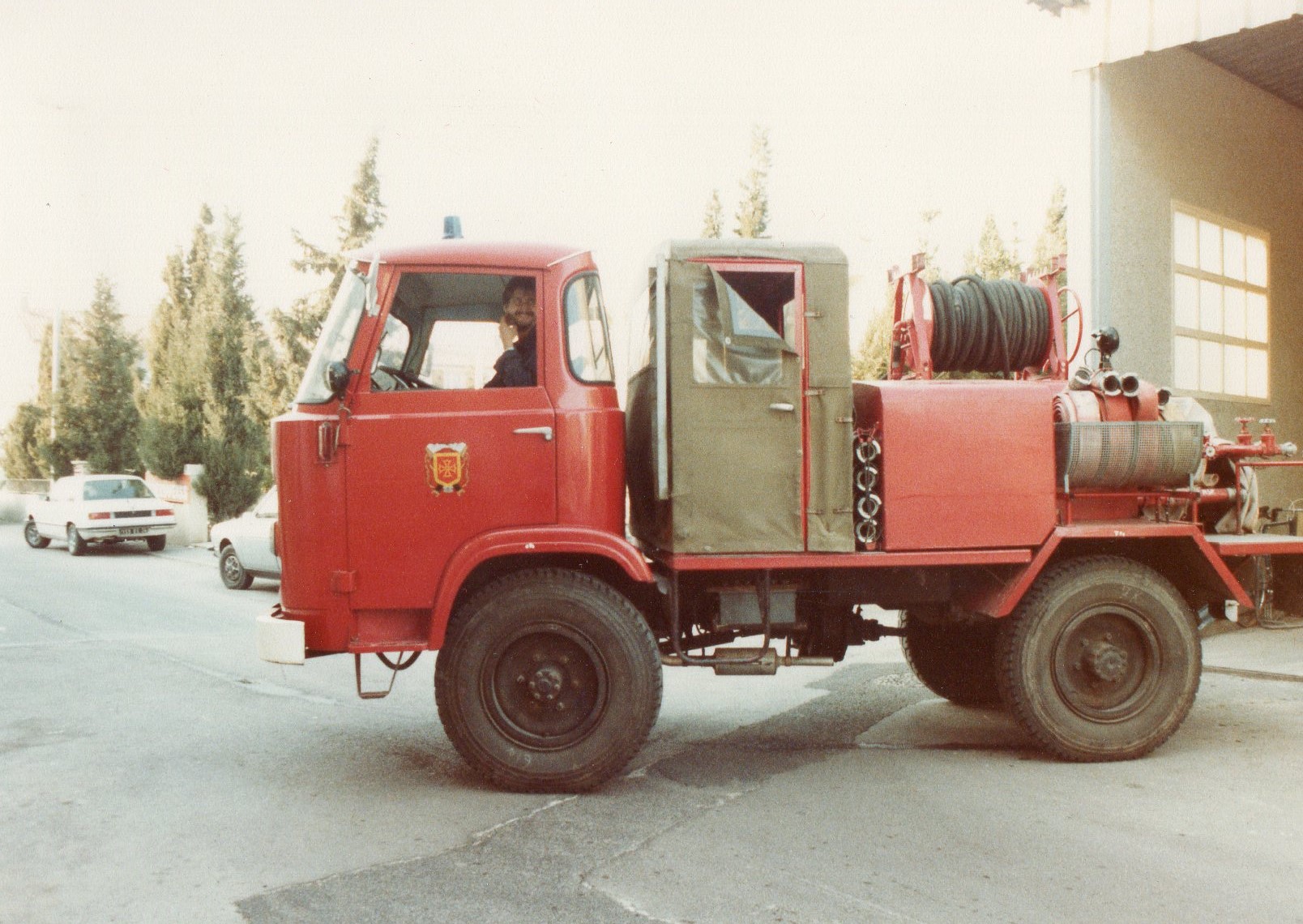 MJ 23 HOTCHKISS PL70 4x4 CCFM LUNEL.jpg