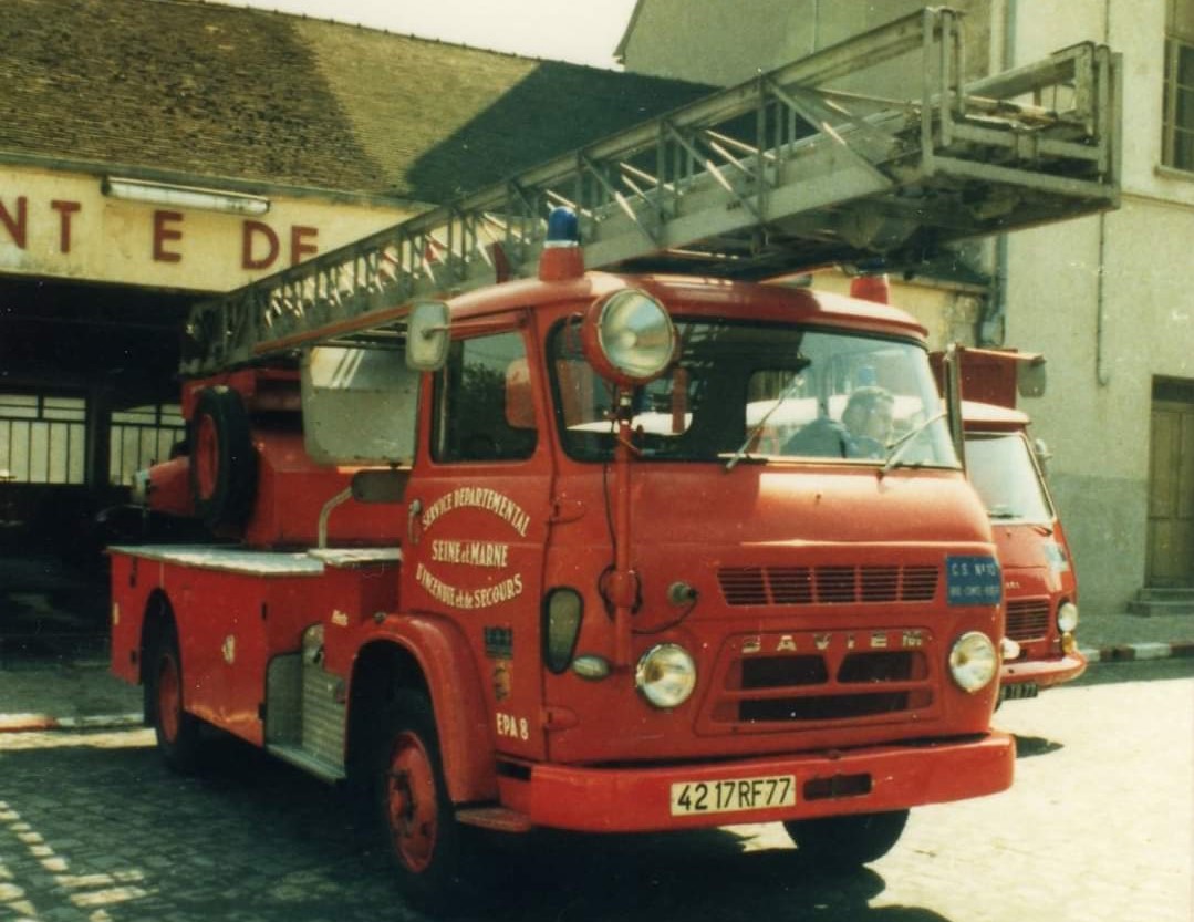 EPA Saviem SM5 Brie-Comte-Robert.jpg