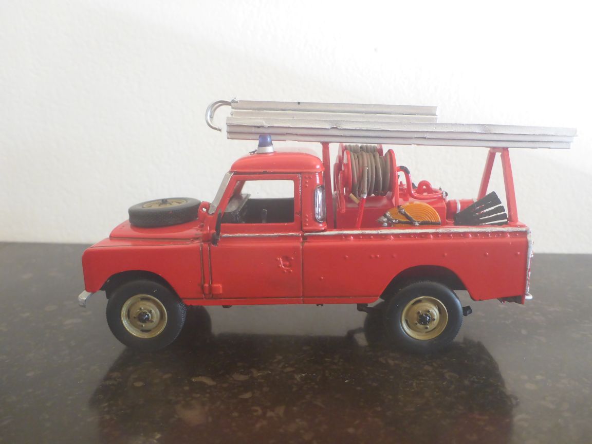 04 Land rover 109 PU CCFl Manosque.JPG