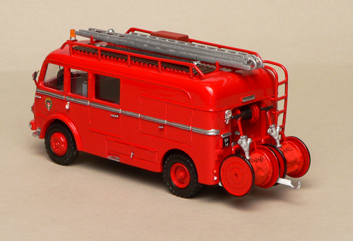 mmt82_Berliet-GLA-Fourgon-Paris_2.jpg
