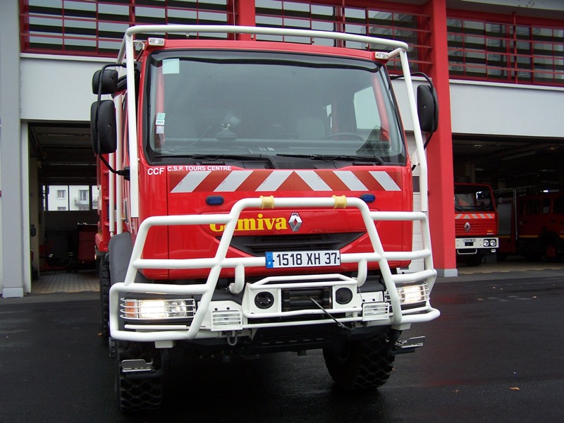 100_4990r.JPG