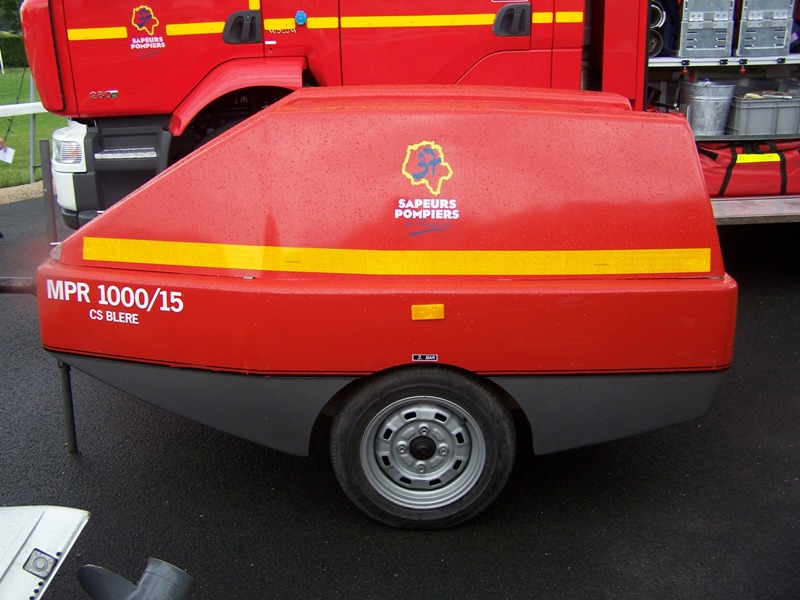 100_0285r.jpg