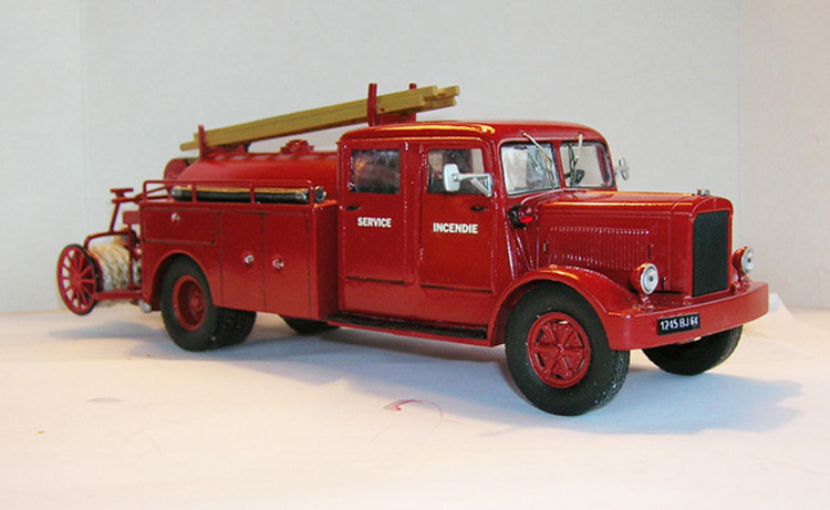 Berliet GDR auto-pompe J 5.jpg