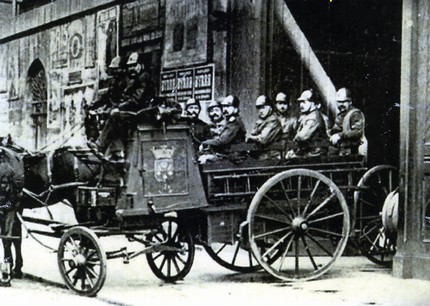 pomphonz DEPART FOURGON LA COQUETTE CAPACITE NEUF HOMMES.jpg