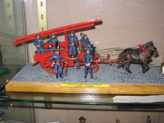 SAPEURS POMPIERS DE PARIS 1890 ATTELAGE HIPPOMOBILE GRANDE ECHELLE.jpg