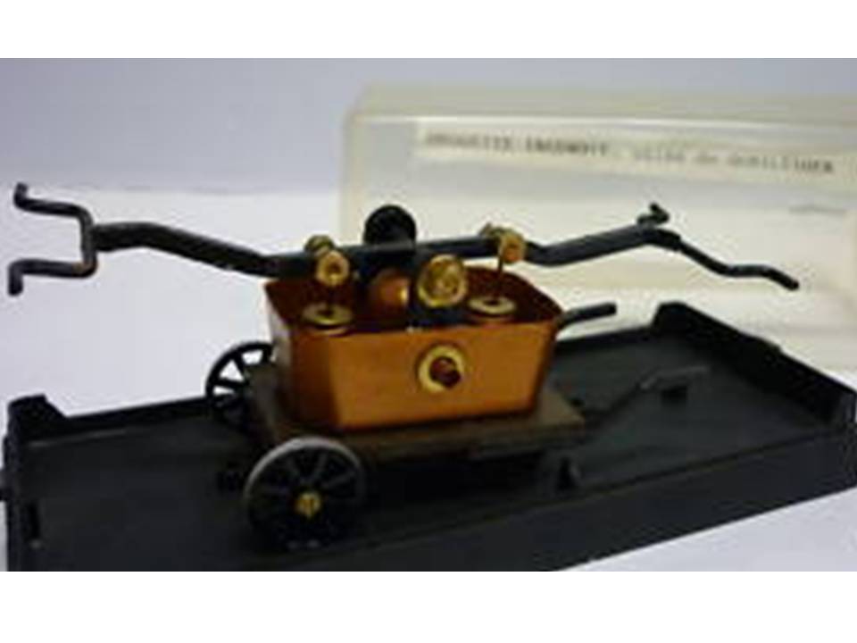 POMPE A BRAS POMPIERS BROUETTE INCENDIE.JPG