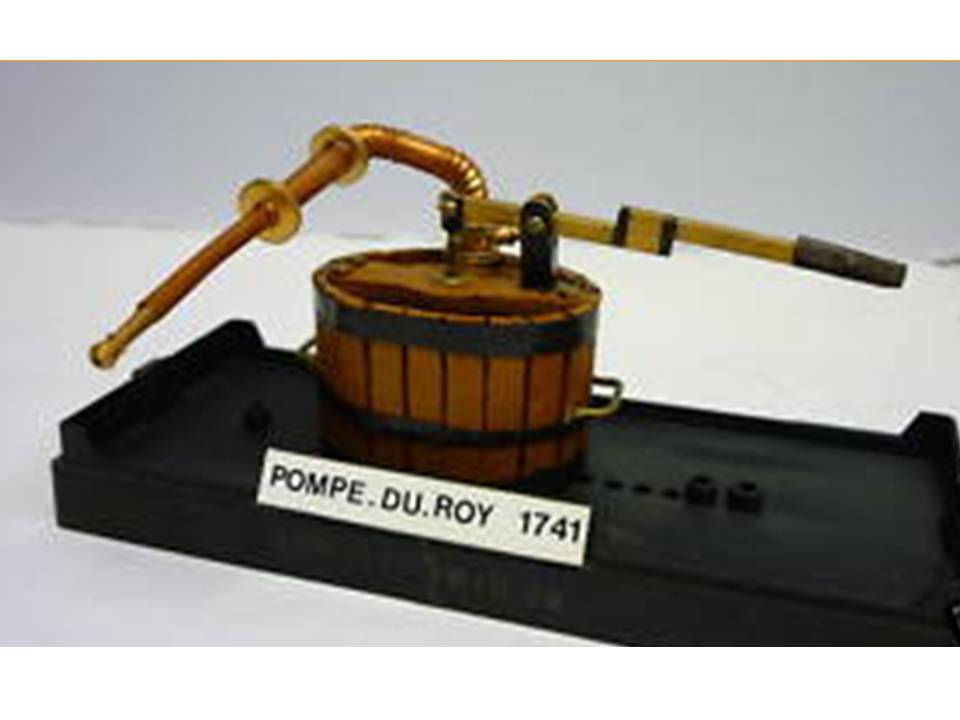 POMPE A BRAS POMPIERS DU ROY 1741.JPG