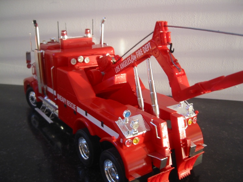 Western Star Heavy Rescue LA City FD ar (Italeri).jpg