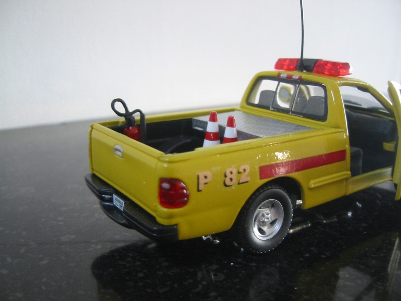 Ford F150 Patrol 82 ar (Perso-Cararama).jpg