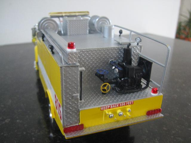 International 7200 Brush Truck S&S 815 ar.jpg