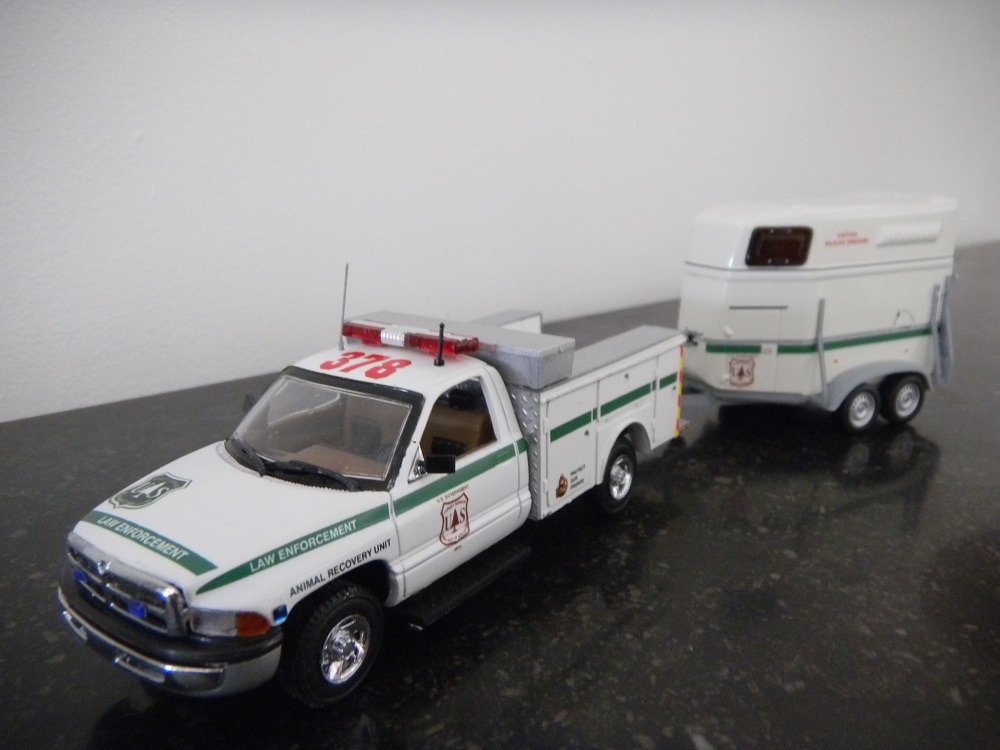 Dodge RAM 2500 USFS Animal Recovery Unit avg.JPG