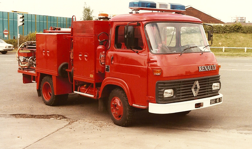 78 Trappes Renault SG 2 VSR 1 A.jpg