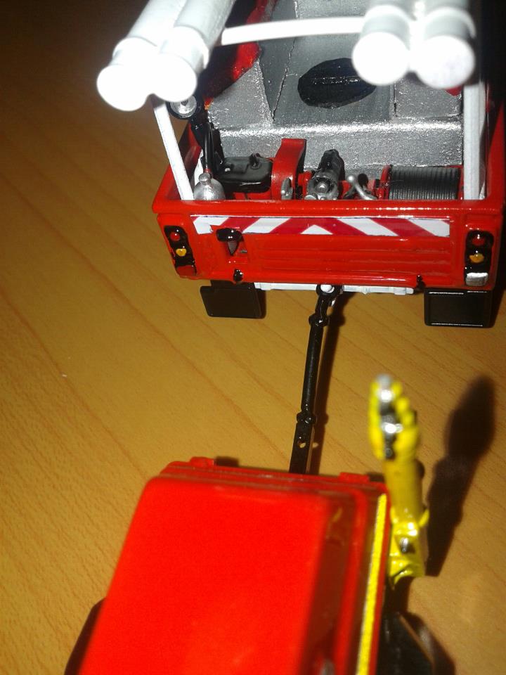 484253_558277727537440_1590025234_n.jpg