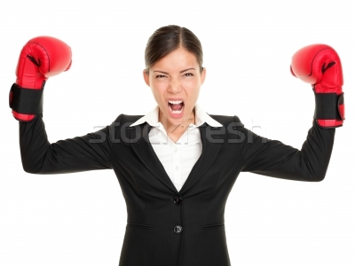 1270202_boxe-gants-affaires-femme-colère-concept.jpg