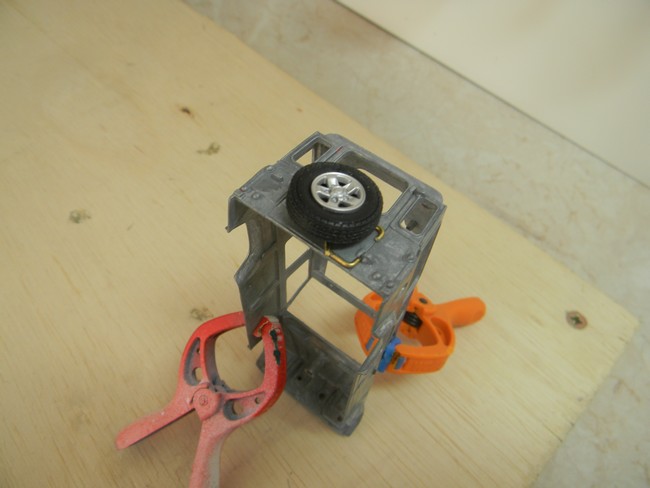 VLHR-support avec roue de secours.jpg