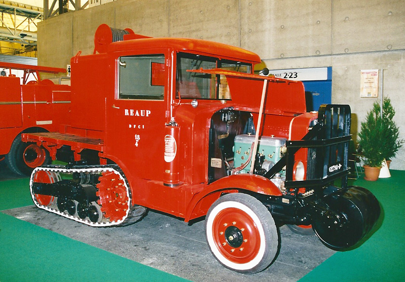 chenillette Somua DFCI33.jpg