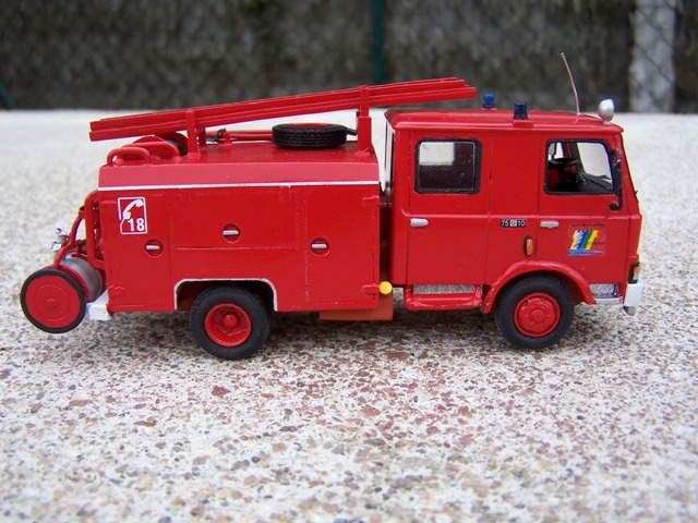 100_5840r.JPG