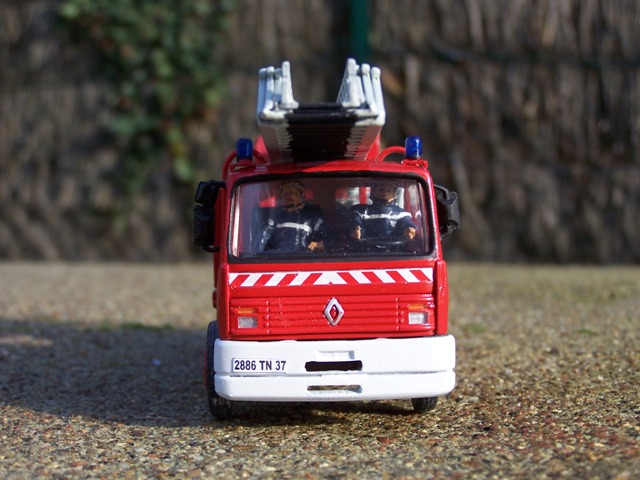 100_7312r.JPG