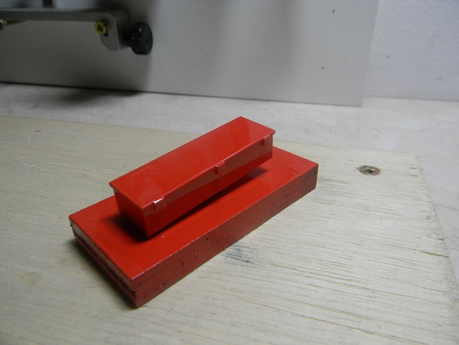 FPT- seconde couche de rouge coffre de toit.jpg
