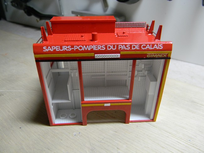 FPT- pose décalcomanies caisse A.jpg