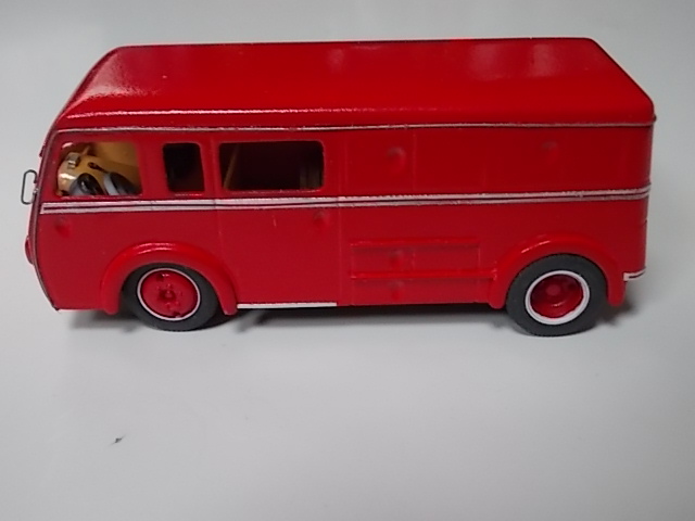WIP DELAHAYR f filet rouge a.JPG