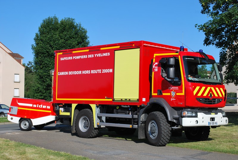 Camion Dévidoir Hors Route + Motopompe Remorquable.JPG