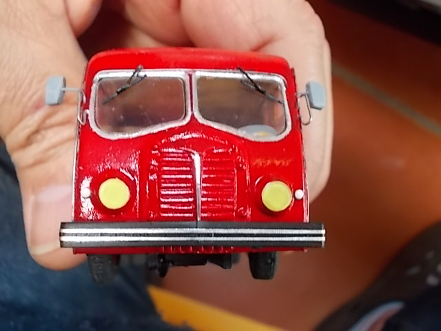 WIP DELAHAYE f pastille jaune.JPG