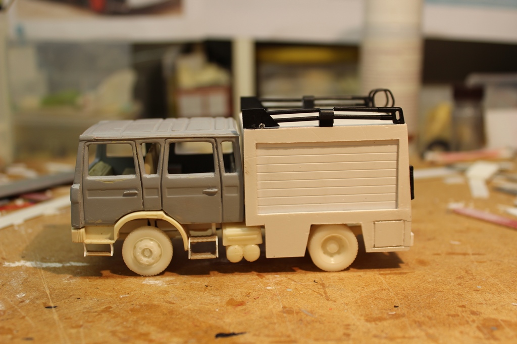 Caisse SIDES + accessoires 001.JPG