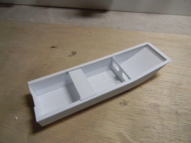 EMB- Présentation assise centrale sur barque 002.jpg