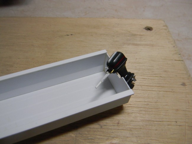 EMB- Présentation moteur sur barque 001.jpg