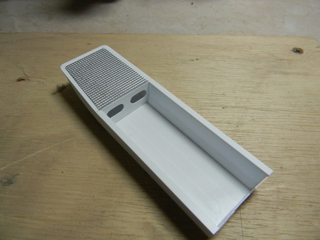 EMB- Présentation plate forme peinte sur barque 001.jpg