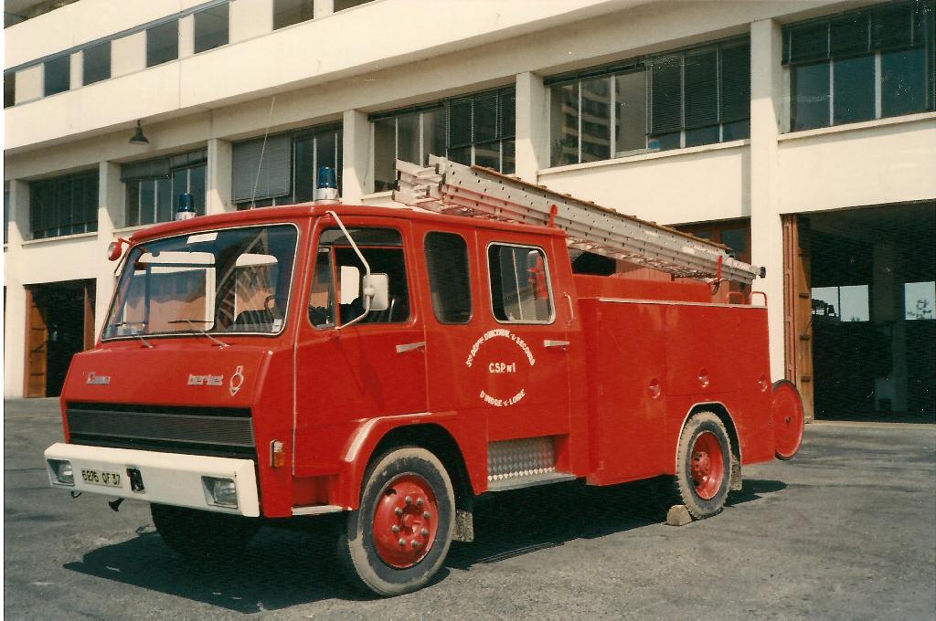 - 37.SDIS - FPT . Camaiva . Berliet.770.Keh . Tours ._ 3276 QF 37 -r.jpg