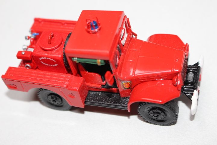 F DODGE 4X4 Pez A.jpg