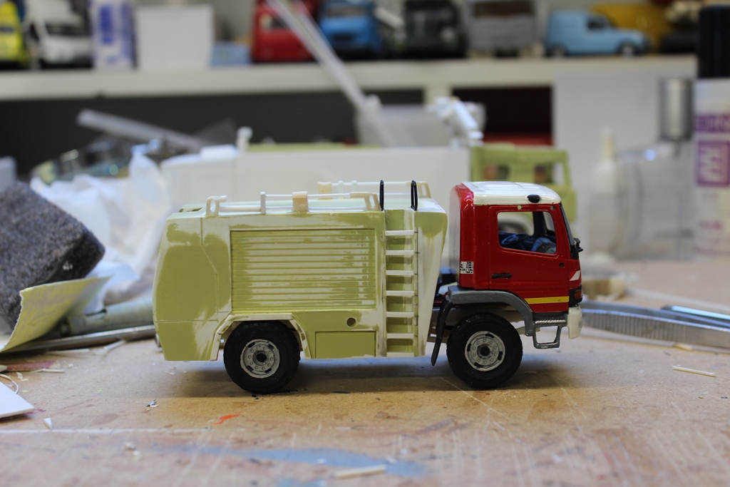 caisse suite +rambardes 001.JPG