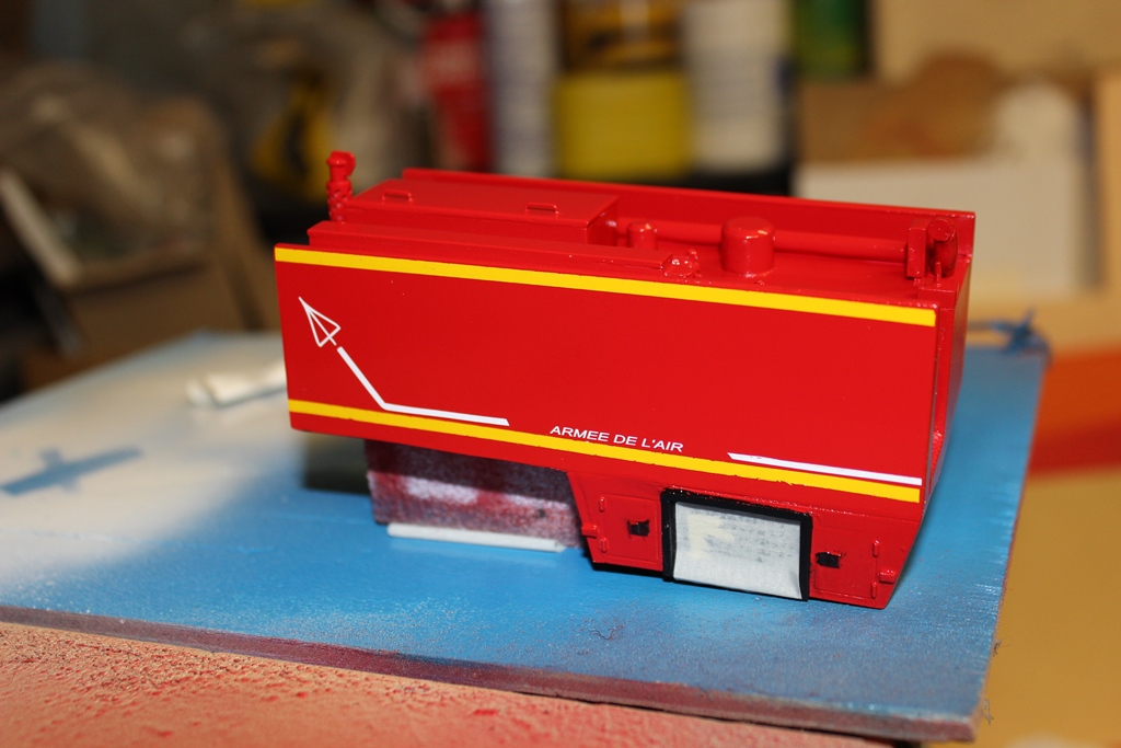 décalcs + vernis 002.JPG