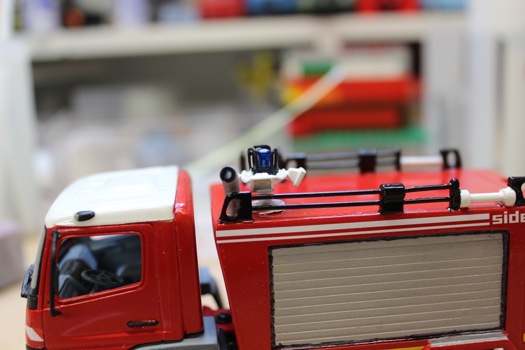 Gyro et glissiére (1).JPG