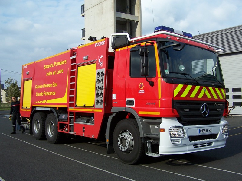 100_7727r.JPG