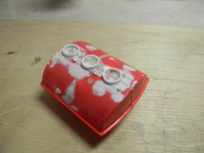 CEEP- Collage cercles trous homme 001.jpg