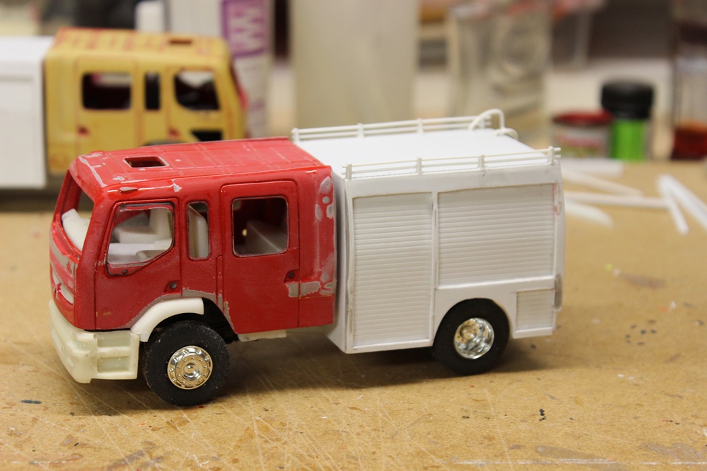 caisses suite 001.JPG