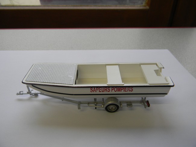 BRS- Collage bande noire et décal latéral avec remorque 001.jpg