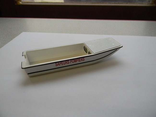 BRS- Collage bande noire et décal latéral 001.jpg