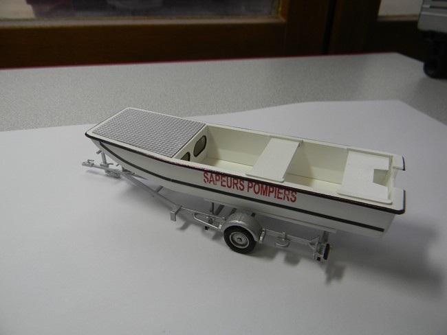 BRS- Barque sur supports 001.jpg