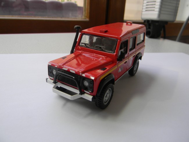 VLHR- Pose chevrons avant et collage pare-buffles 002.jpg