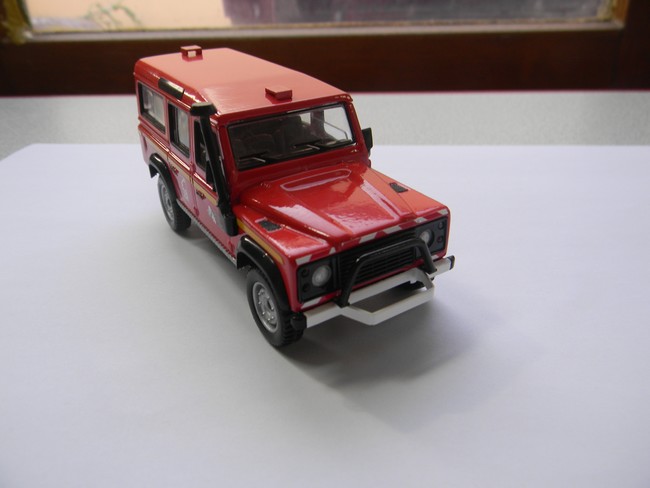 VLHR- Pose chevrons avant et collage pare-buffles 001.jpg