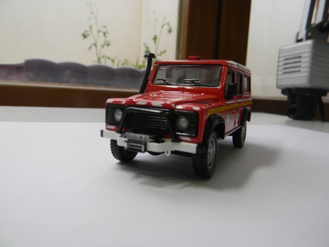 VLHR- Pose plaque immat avant et manille 002.jpg