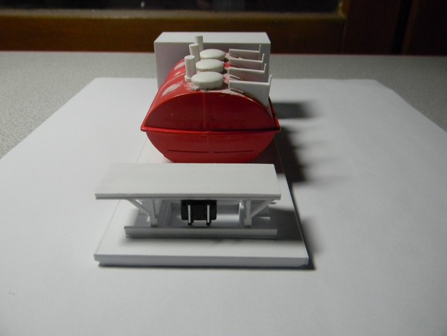 CEEP- Pose à blanc supports plate-forme 003 et pose réservoir gazole.jpg