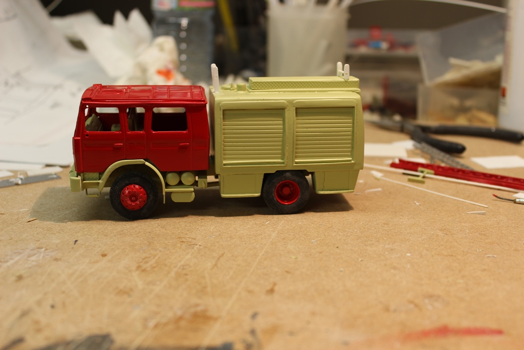 caisse suite te peinture 002.JPG