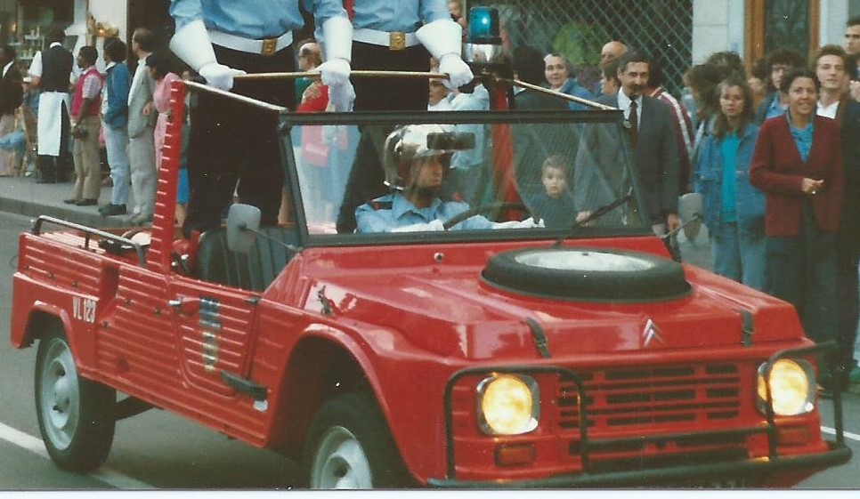 VLHC Citroën Méhari  Garde-Fanion FTB.jpg